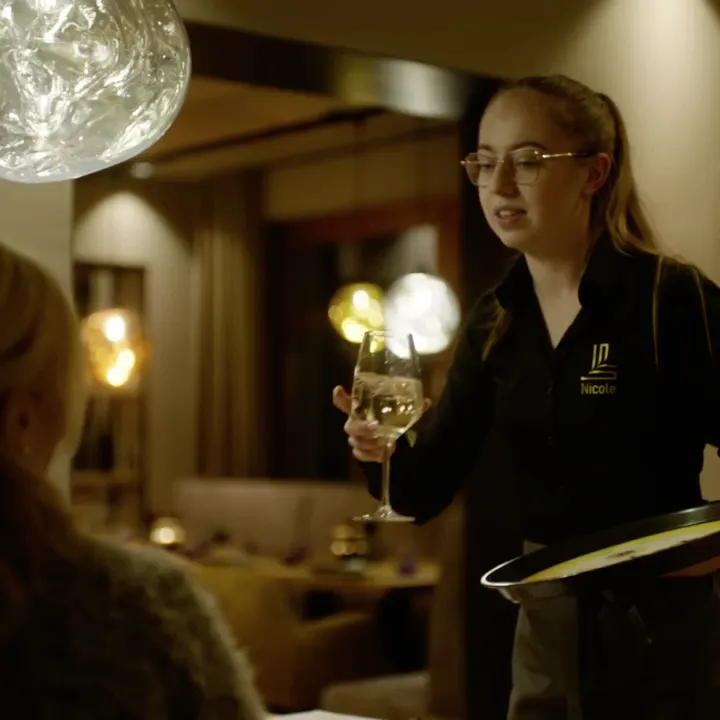 LENNI. Gastraum Video Vorschau